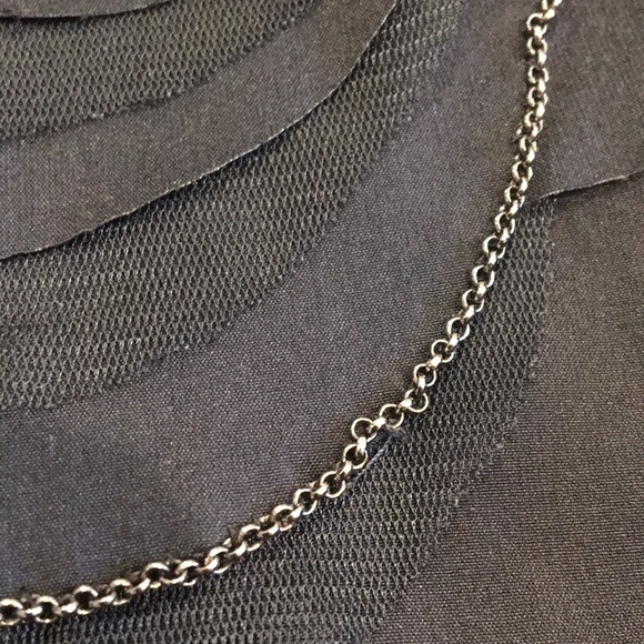 Express Scalloped Chain Ruffle Top - Picture 3 of 5